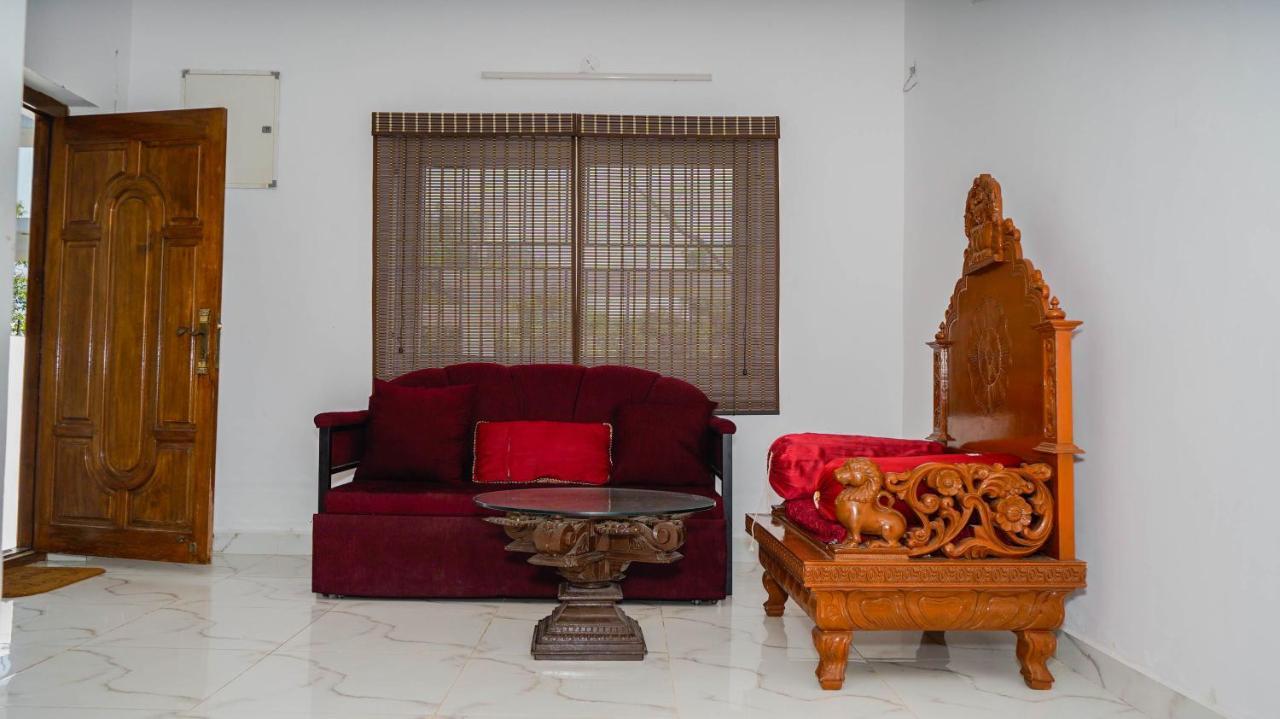 Bacardi House Hotel Chennai Bagian luar foto