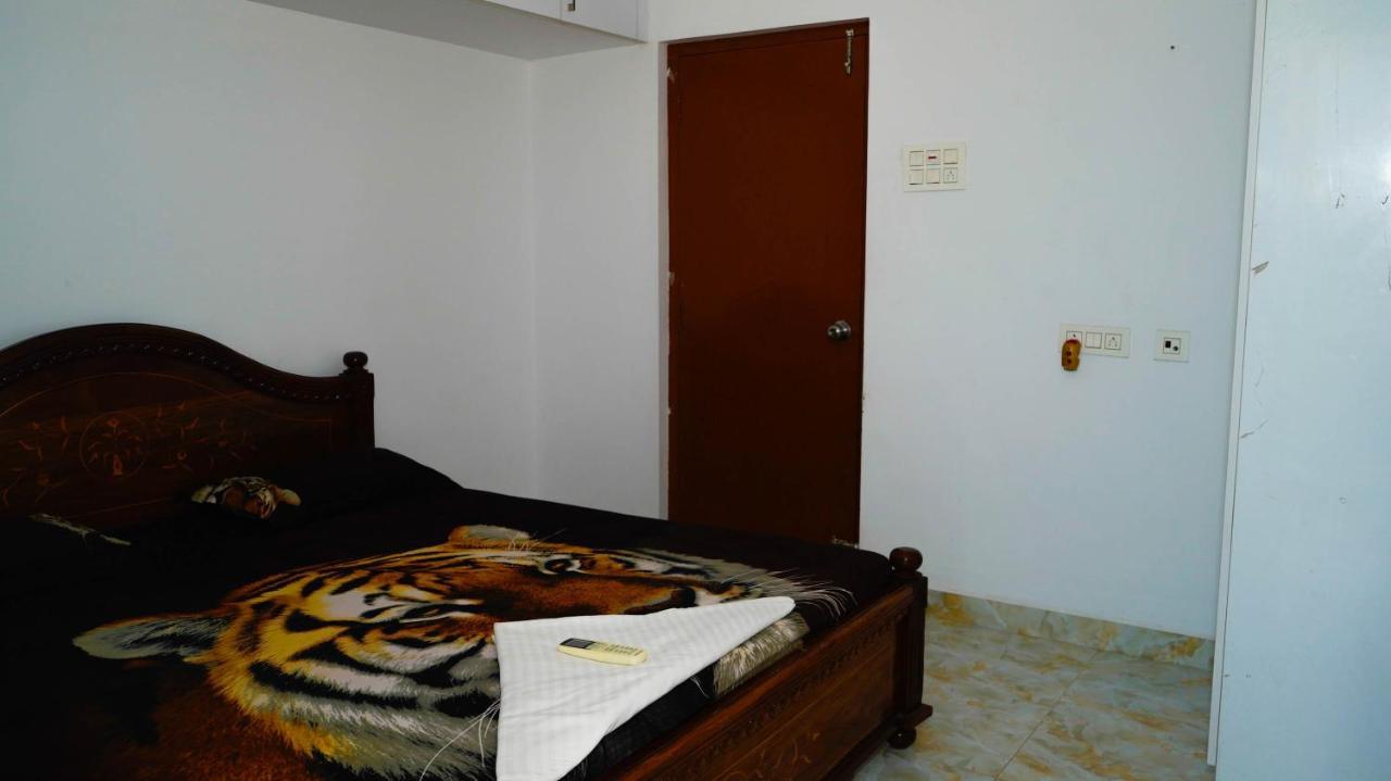 Bacardi House Hotel Chennai Bagian luar foto