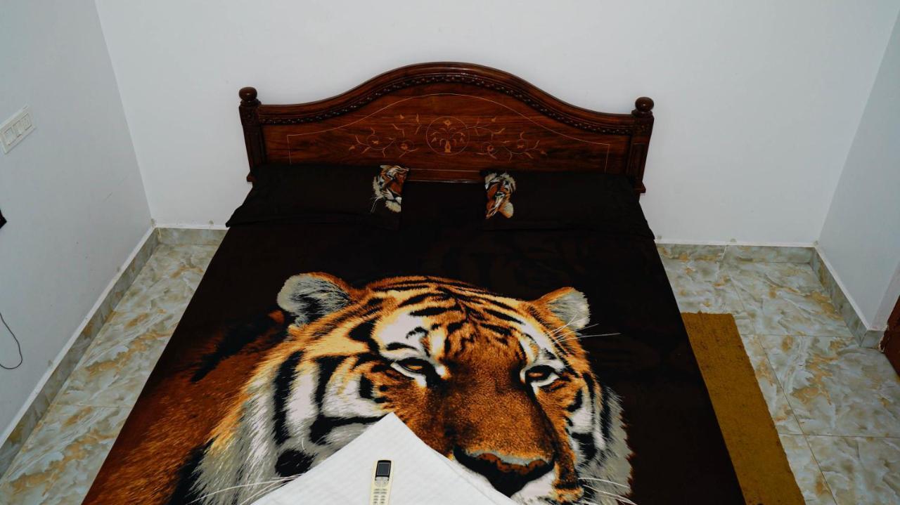 Bacardi House Hotel Chennai Bagian luar foto