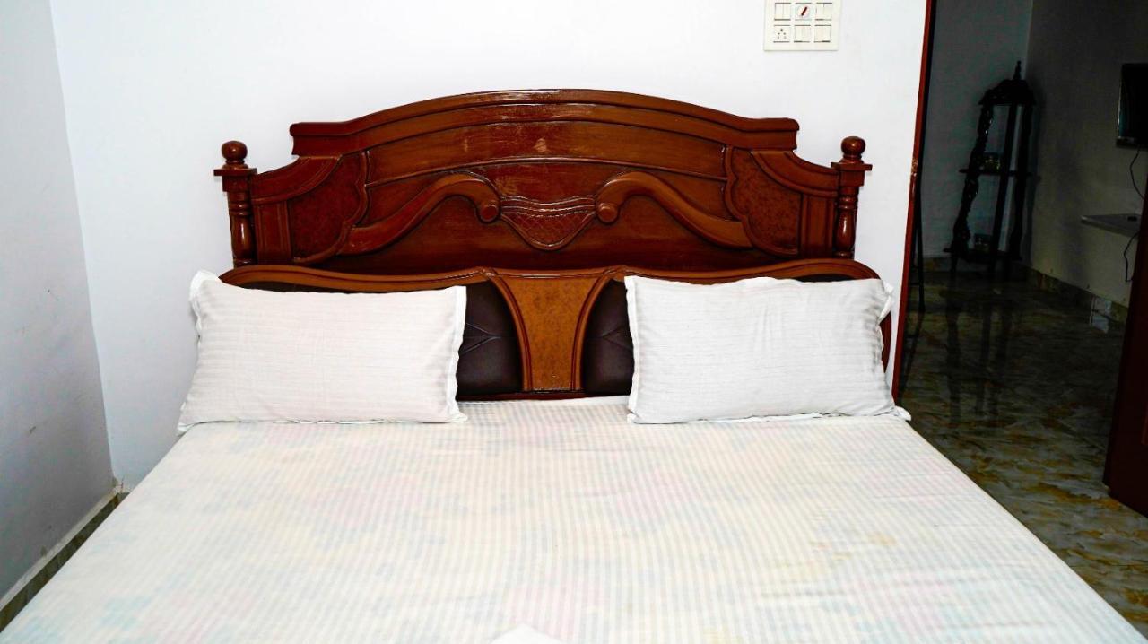 Bacardi House Hotel Chennai Bagian luar foto