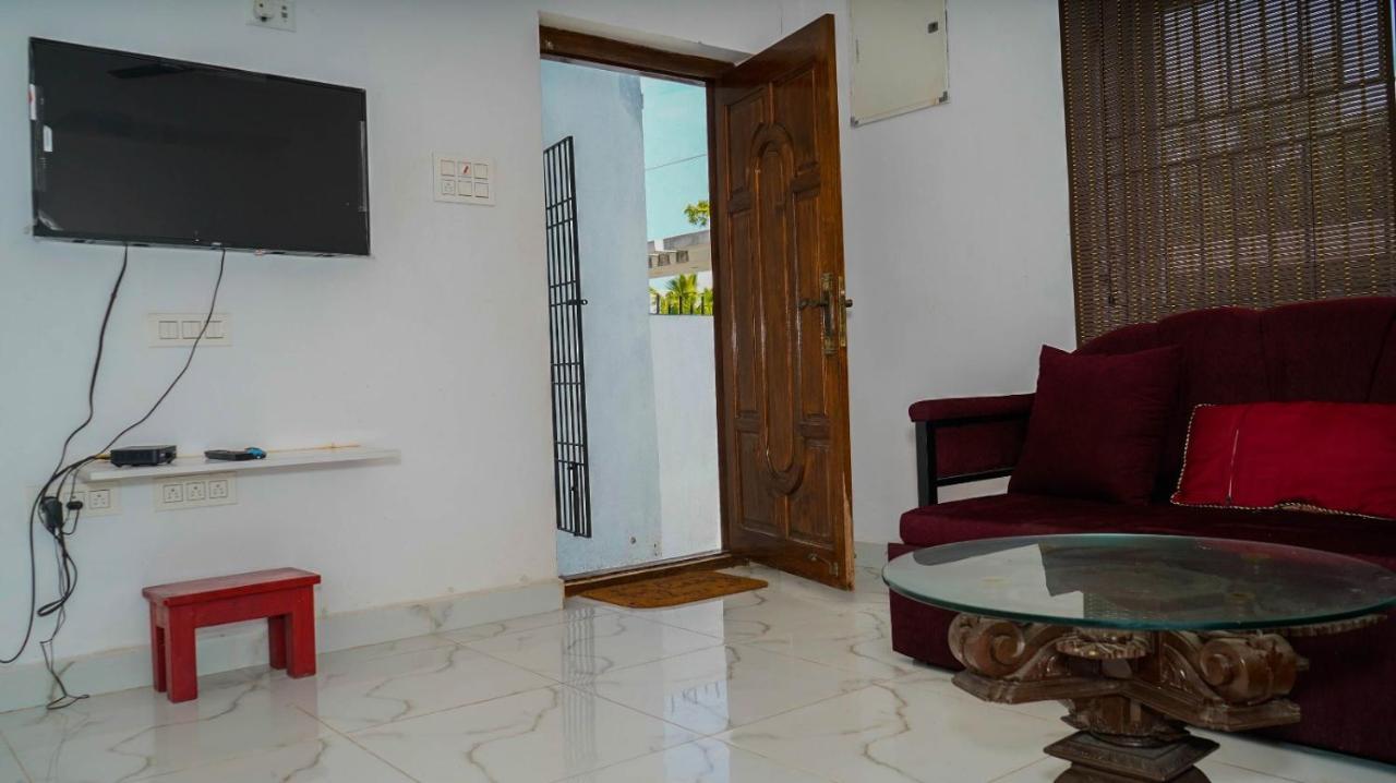 Bacardi House Hotel Chennai Bagian luar foto
